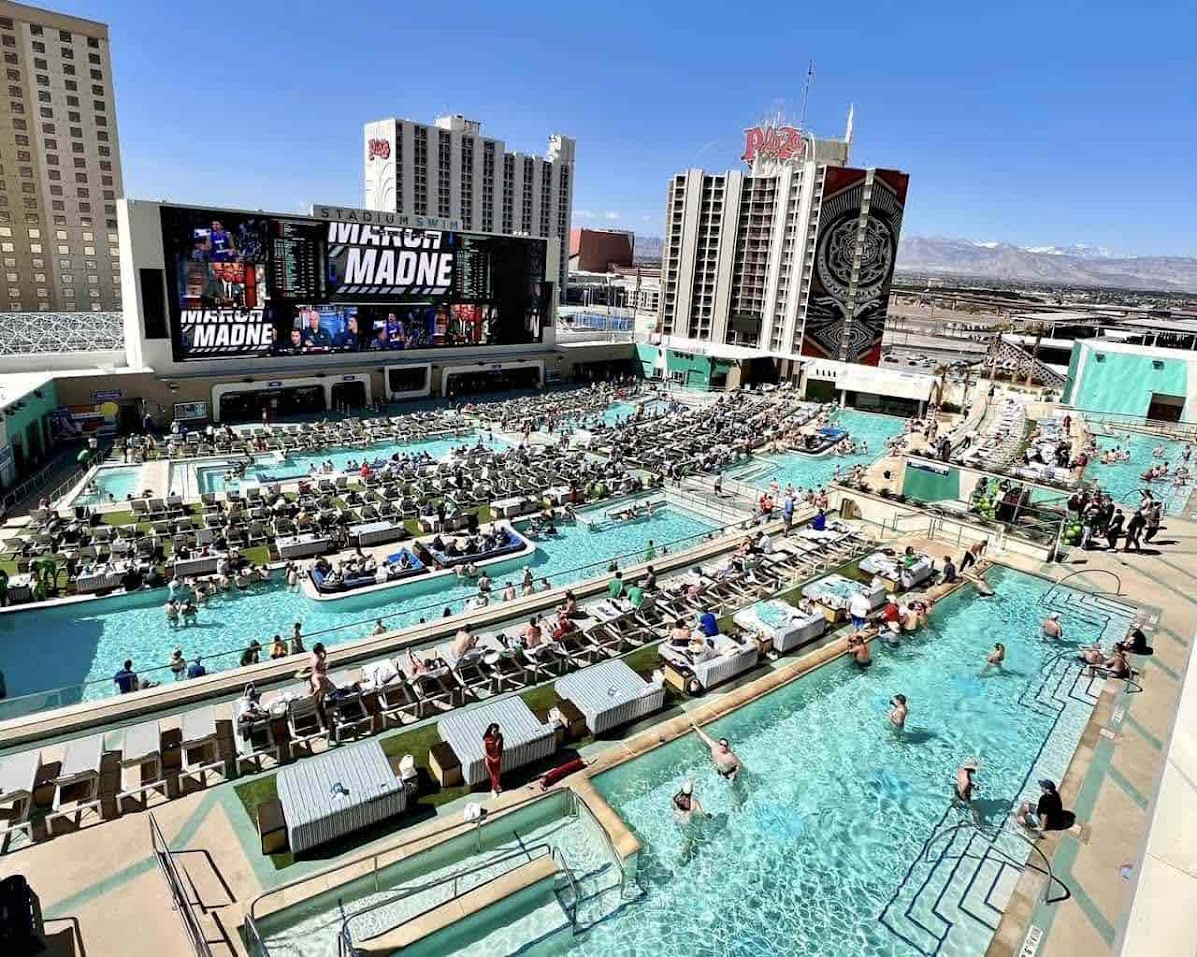 Las Vegas: Beyond the Neon Strip